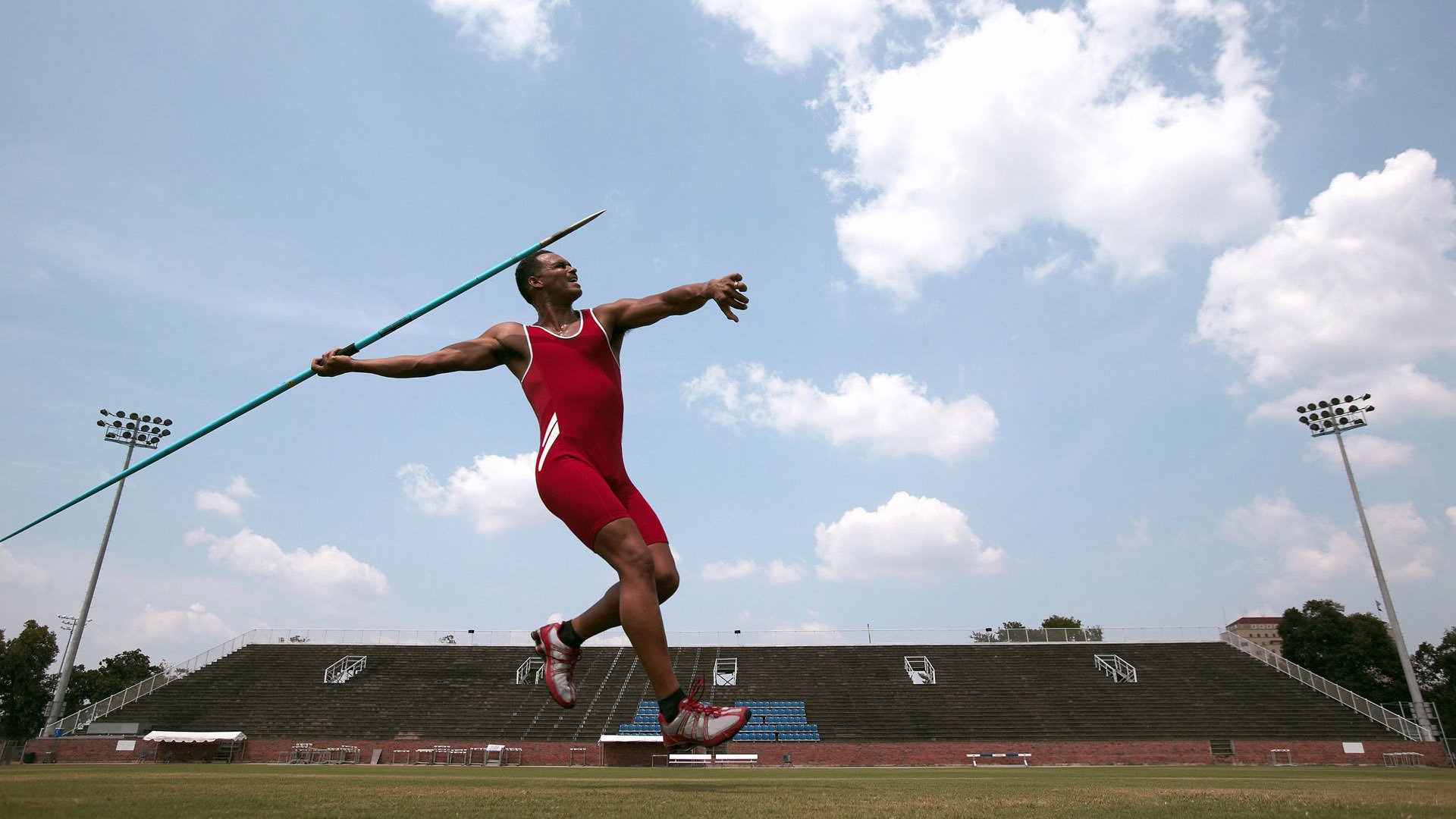 中国足球青训课程中新技能引导与传统基本功融合，中国足球青训理念